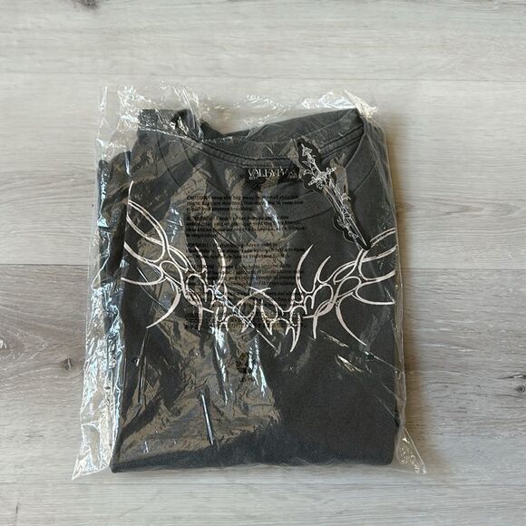 Valkyrae Vintage Skyfall Limited T-Shirt-Unisex‎ T-Shirt Sz L NWT in packaging - Picture 3 of 5